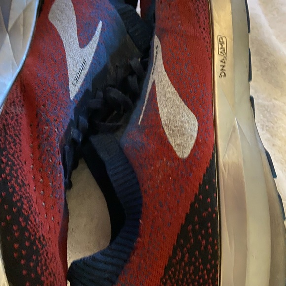 MENS size 12.5 Brooks Men's Levitate 2 Chili/Navy/Black 12.5 D US - Picture 5 of 9